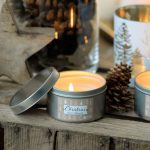 Duftkerze "Christmas" in Metalldose, Sweet Almond – Bild 2
